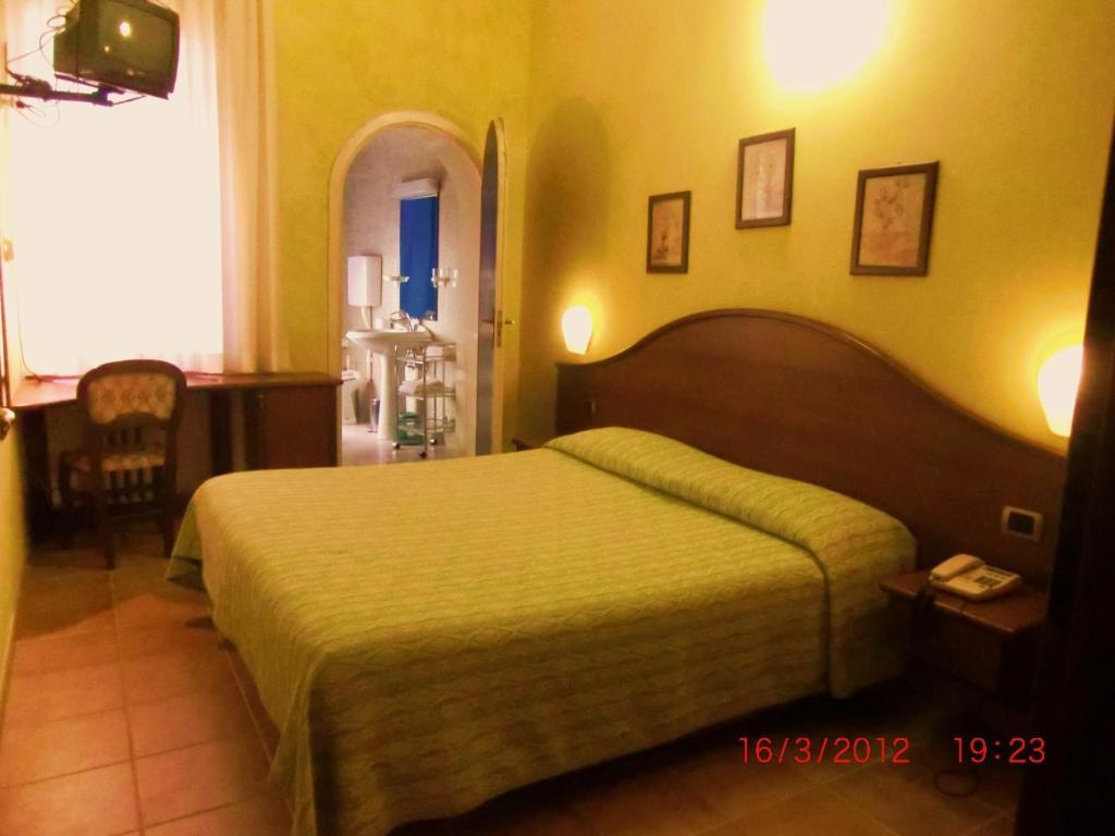 Hotel Cavour Verona Szoba fotó